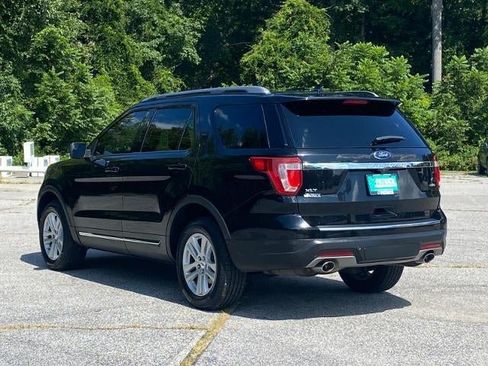 Used 2018 Ford Explorer XLT w/ Equipment Group 202A AWD/4WD image 5
