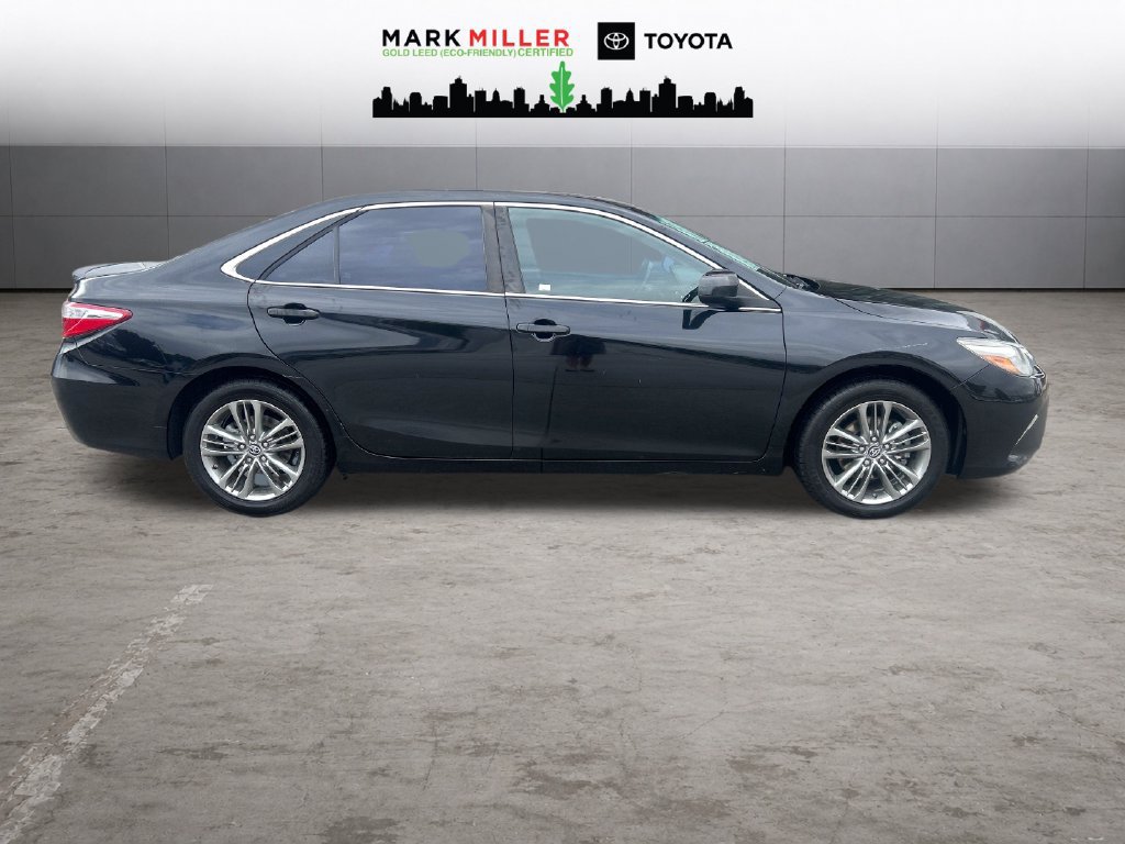 Used 2017 Toyota Camry SE FWD image 7
