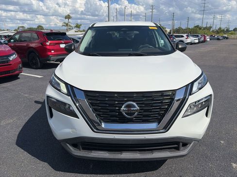Used 2021 Nissan Rogue S FWD image 2