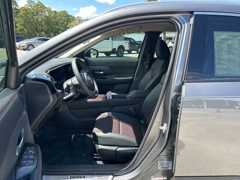 New 2026 Nissan Kicks SR FWD image 16