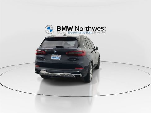 Used 2019 BMW X5 xDrive40i w/ Premium Package 2 AWD/4WD image 2