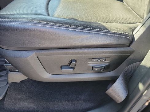 Used 2016 RAM 1500 Laramie w/ Convenience Group image 20