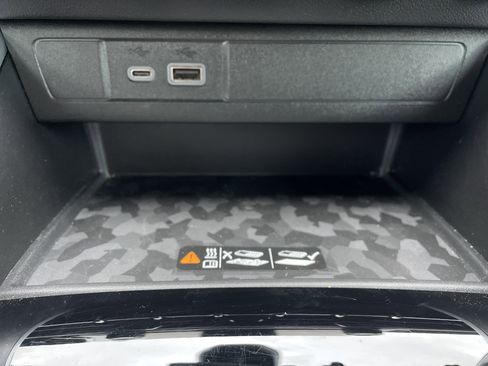 Used 2023 Chevrolet Colorado LT w/ LT Convenience Package II image 35