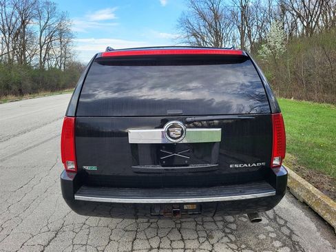 Used 2011 Cadillac Escalade ESV Luxury image 8