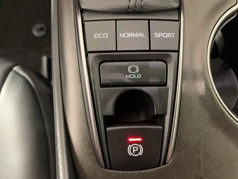 Used 2022 Toyota Camry XSE image 27