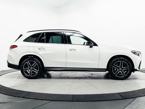 Used 2025 Mercedes-Benz GLC 300 4MATIC image 35