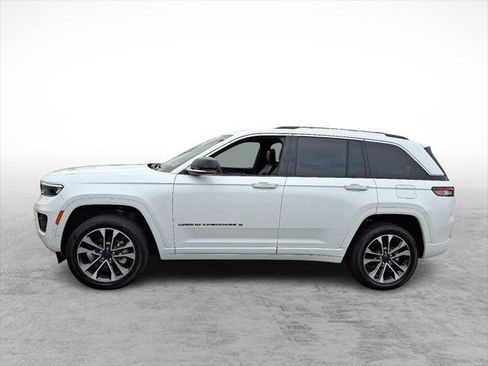 Certified 2023 Jeep Grand Cherokee Overland image 2