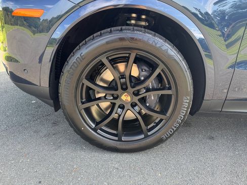New 2025 Porsche Cayenne image 11