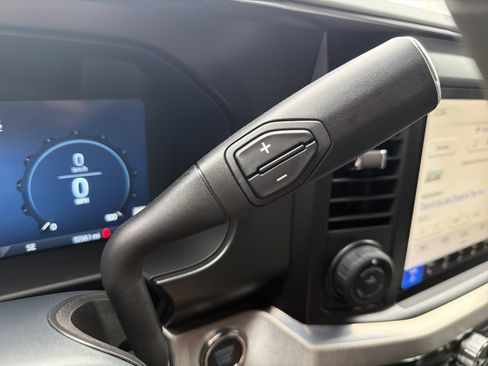 Used 2025 Ford F450 Platinum w/ Platinum Plus Package AWD/4WD image 16