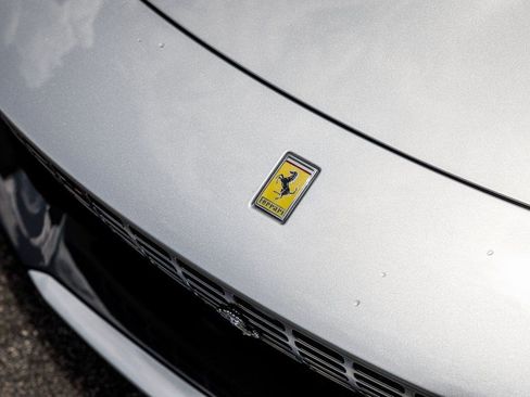Used 2024 Ferrari Roma Spider image 9