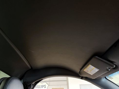 Used 2004 Chevrolet SSR w/ Preferred Equipment Group image 86