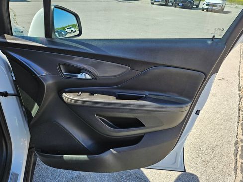 Used 2021 Buick Encore Preferred FWD image 30