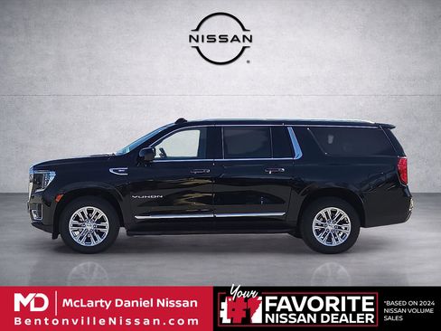 Used 2021 GMC Yukon XL SLT AWD/4WD image 3