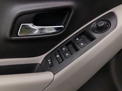 Used 2016 Chevrolet Trax LT w/ LT Convenience Package image 22