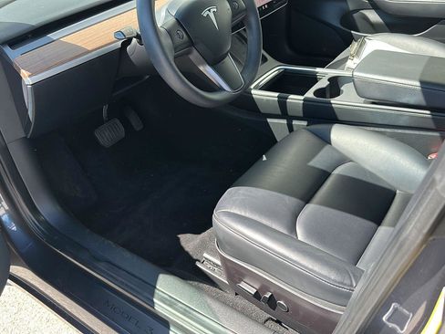 Used 2023 Tesla Model 3 Standard Range RWD image 6