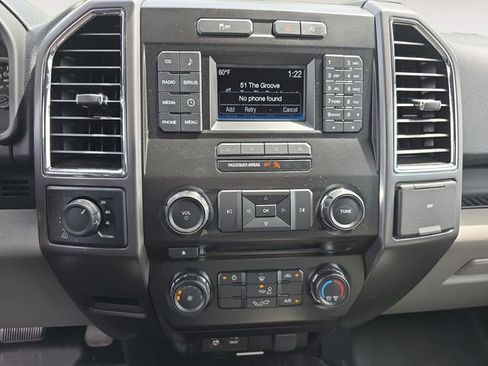 Used 2015 Ford F150 XLT w/ Trailer Tow Package image 10