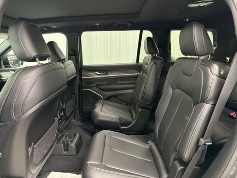 New 2026 Jeep Grand Cherokee L Limited RWD image 11