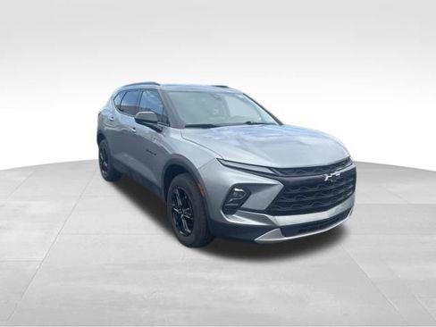 Certified 2024 Chevrolet Blazer LT w/ Convenience Package FWD image 5