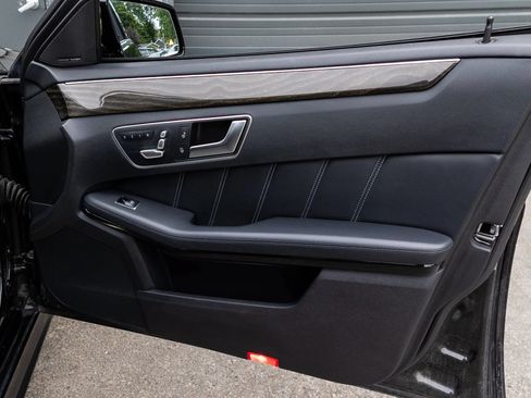Used 2014 Mercedes-Benz E 250 BlueTEC 4MATIC Sedan image 31