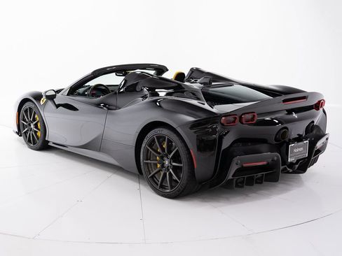 Used 2022 Ferrari SF90 Spider AWD/4WD image 3
