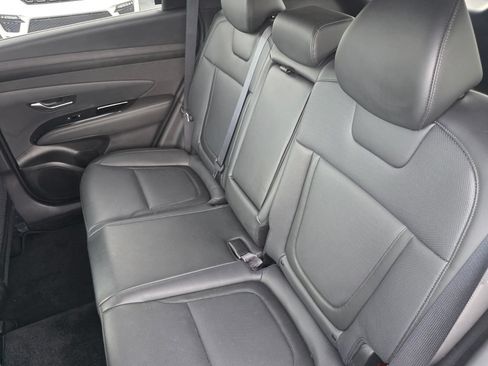 Used 2025 Hyundai Tucson Limited AWD/4WD image 16