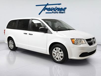 Used 2019 Dodge Grand Caravan SE w/ UConnect Hands-Free Group