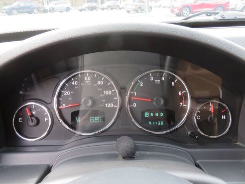Used 2012 Jeep Liberty Limited AWD/4WD image 15