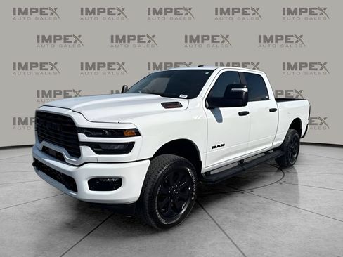 Used 2025 RAM 2500 Big Horn AWD/4WD image 1