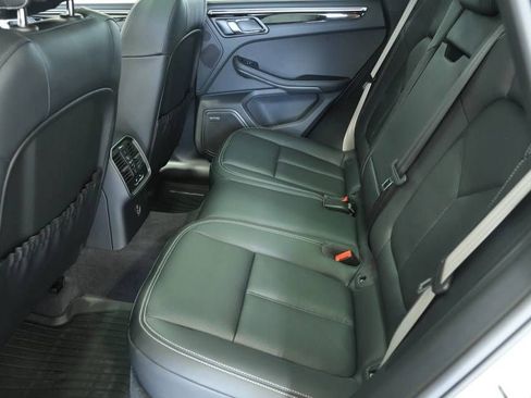 Certified 2025 Porsche Macan AWD/4WD image 27