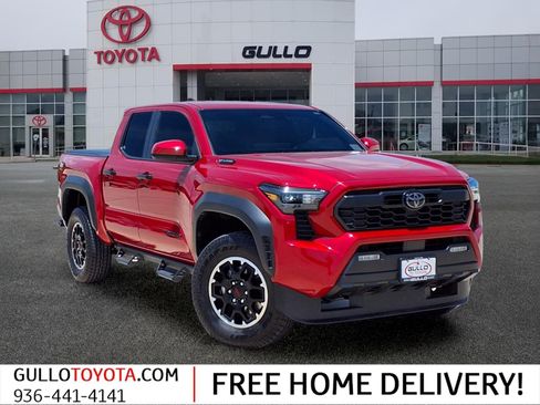 Certified 2025 Toyota Tacoma TRD Off-Road AWD/4WD image 1