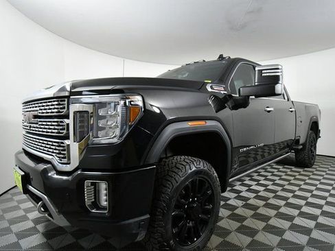Used 2021 GMC Sierra 3500 Denali w/ Denali Black Diamond Edition image 6