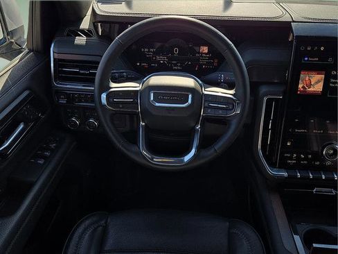 Used 2025 GMC Yukon Denali AWD/4WD image 20