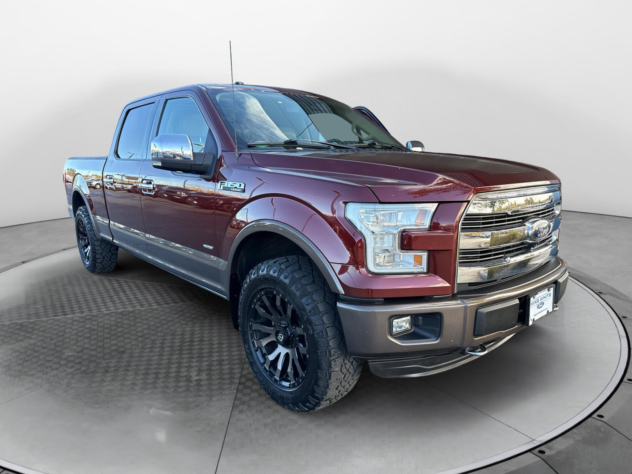 Used 2015 Ford F150 Lariat w/ Equipment Group 502A Luxury AWD/4WD image 1