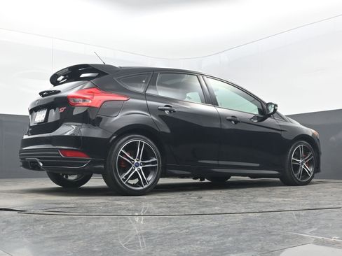 Used 2016 Ford Focus ST w/ Equipment Group 401A image 26