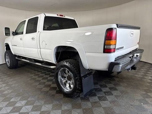 Used 2006 GMC Sierra 2500 SLE w/ Heavy-Duty Power Package AWD/4WD image 6