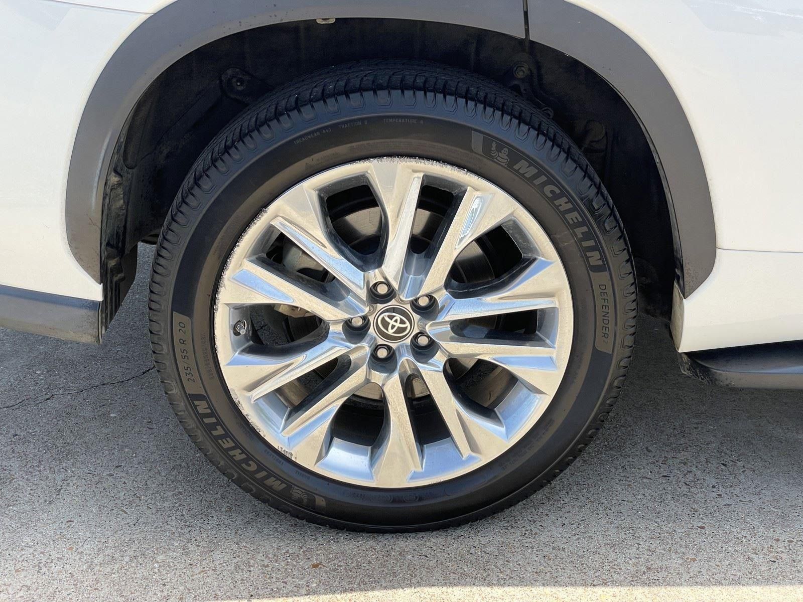 Used 2020 Toyota Highlander Limited FWD image 57
