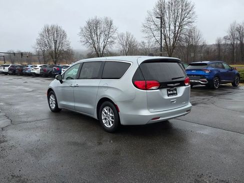 Used 2023 Chrysler Voyager LX FWD image 6