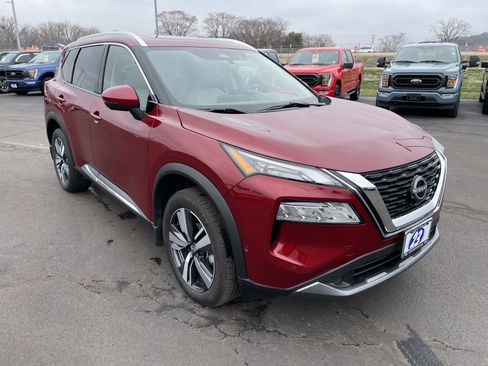 Used 2023 Nissan Rogue SL w/ SL Premium Package image 10