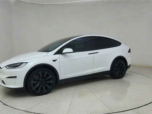 Used 2022 Tesla Model X image 64