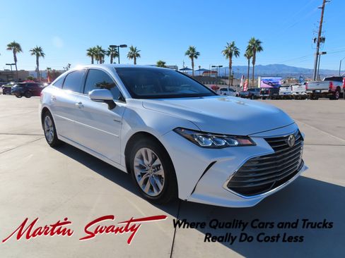 Used 2021 Toyota Avalon XLE image 1