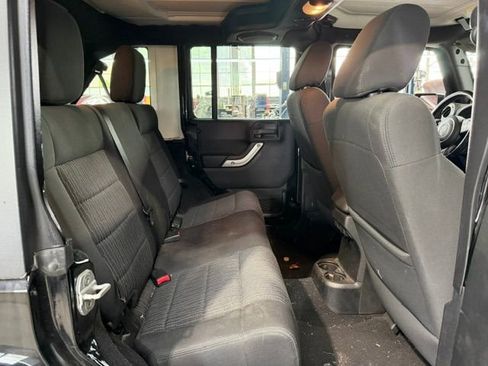 Used 2011 Jeep Wrangler Unlimited Sahara w/ Connectivity Group AWD/4WD image 8