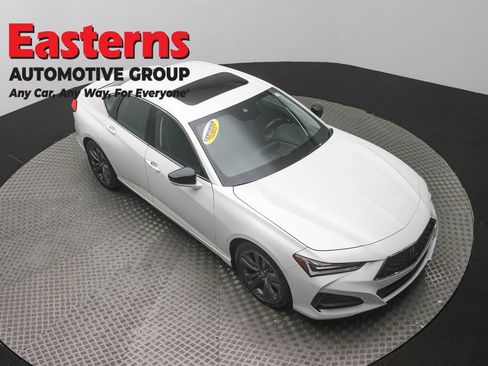 Used 2023 Acura TLX image 3