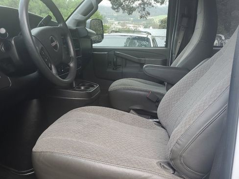 Used 2018 GMC Savana 3500 LT w/ LT Preferred Equipment Group image 7