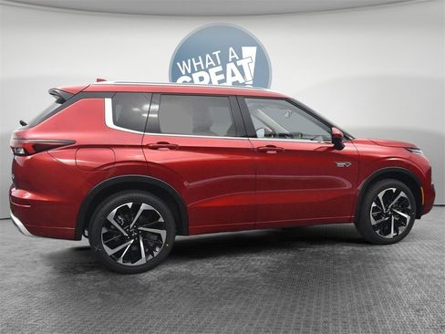 New 2025 Mitsubishi Outlander SEL image 9