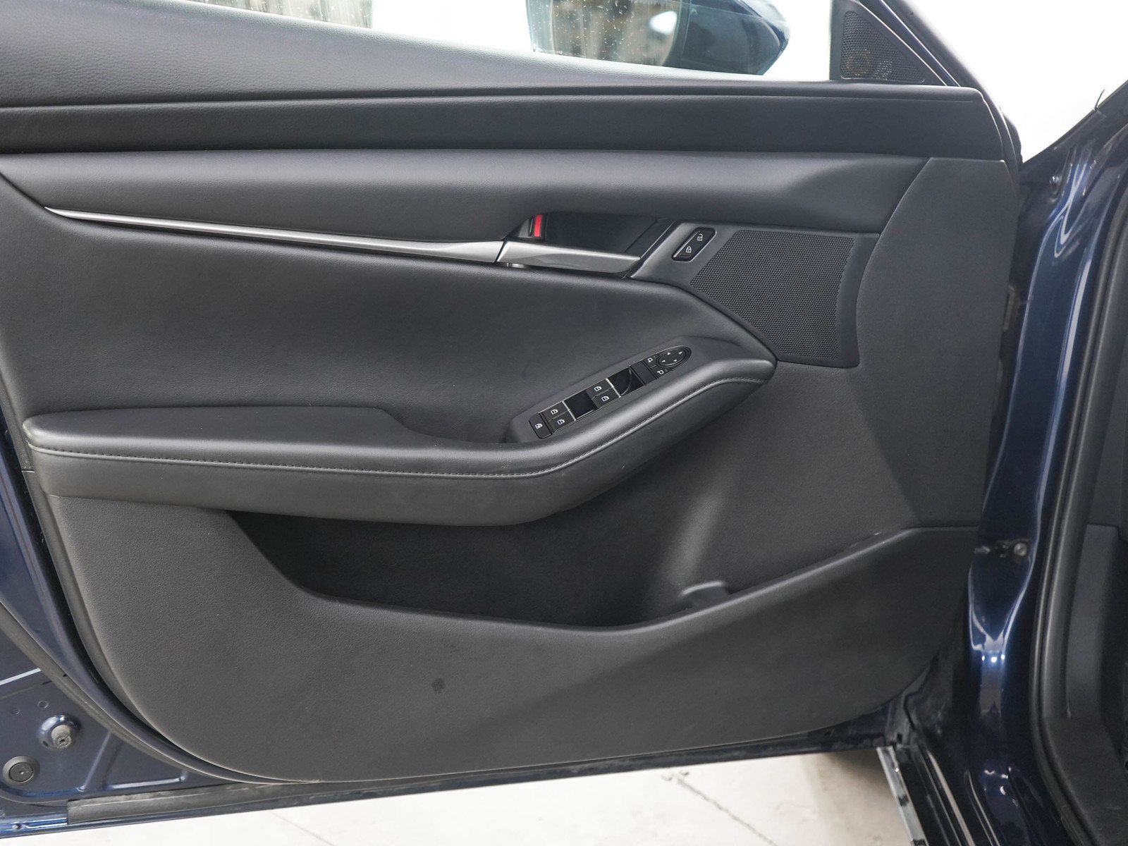 Used 2020 MAZDA MAZDA3 AWD Sedan w/ Select Package image 17