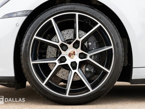 Used 2025 Porsche 911 Carrera image 8