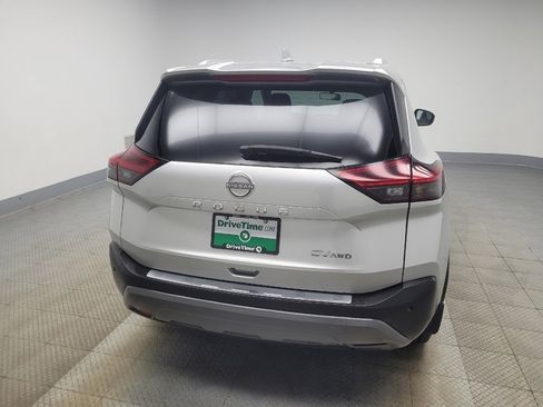 Used 2022 Nissan Rogue SV w/ SV Premium Package image 7