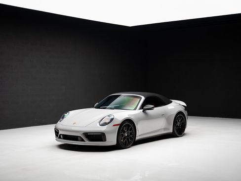 Used 2021 Porsche 911 Carrera S RWD image 4