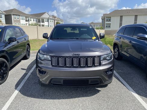 Used 2021 Jeep Grand Cherokee Laredo X RWD image 14