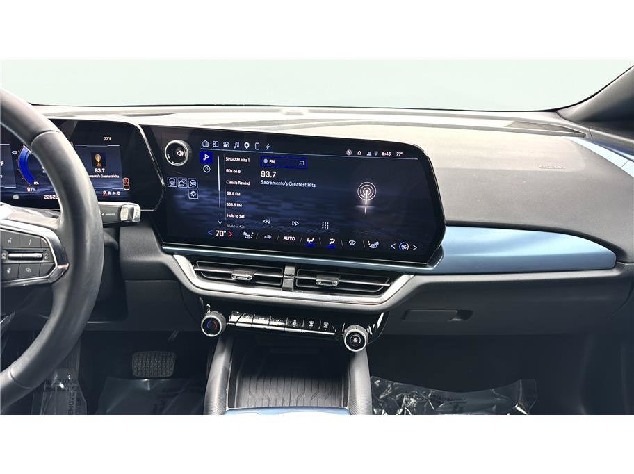 Used 2024 Chevrolet Equinox EV LT FWD image 24